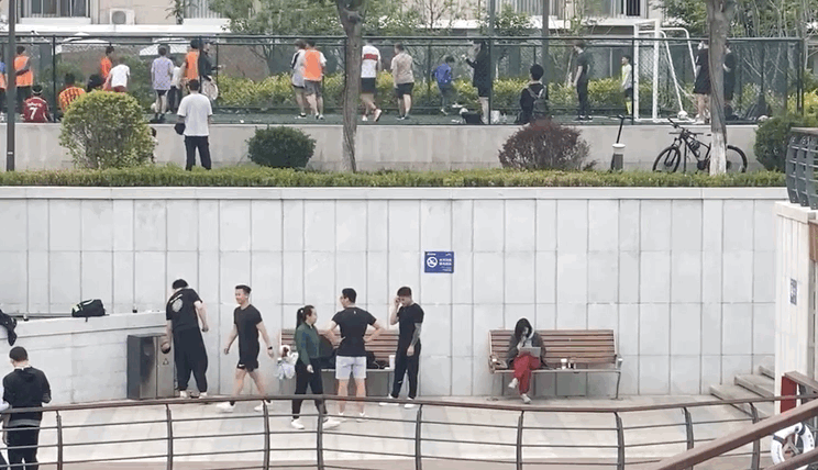 前段时间，亮马河形成的魔幻城市景观