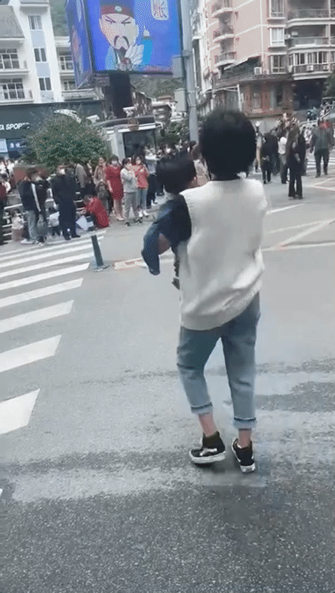 △泸定县震后画面