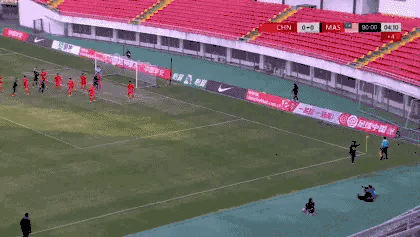 中国国奥队最后时刻在防守端出现了失误。