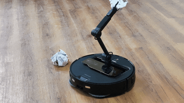 将纸团扔到垃圾桶里（文章演示 gif 均进行了加速处理）