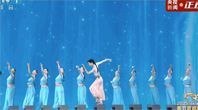 ▲2023年朱洁静领衔演绎舞蹈《碇步桥》。