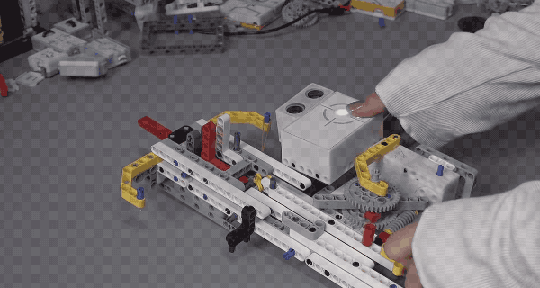 诸葛连弩展示｜图片来源：小红书账号「派呦冰块机器人」