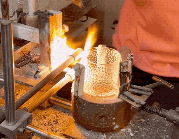 责任编辑：上方文Q