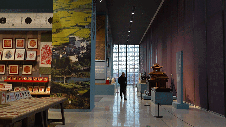 动态防抖增强模式下行走拍摄