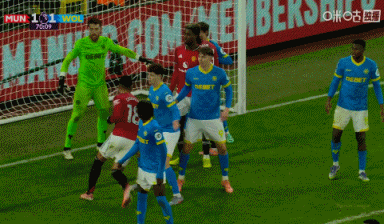 近4轮仅1胜！曼联1-1送狼队终结12连败 齐尔克泽破门舍什科失良机