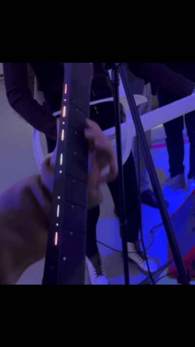 LiberLive无弦吉他，摄于通义硬件展现场