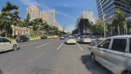 △ WeRide GENESIS可模拟任意空间内的位移，自动生成新视角仿真，指数级扩大仿真世界范围