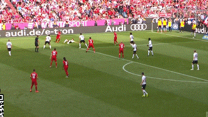 罗本轻松破门。