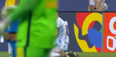 哭着哭着就笑了！阿根廷夺冠时刻 梅西喜极而泣|GIF