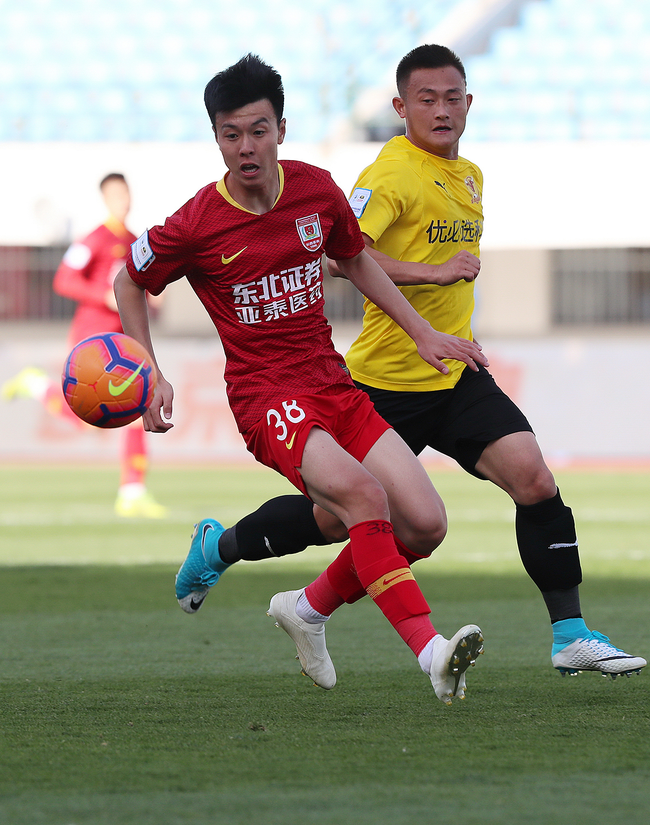 亚泰青训出品的冯率航在2019中国足协杯赛场上初露锋芒