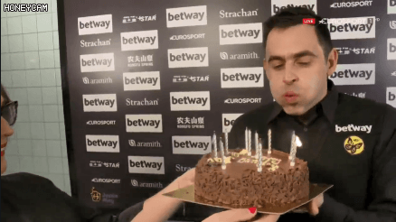 吹灭生日蜡烛