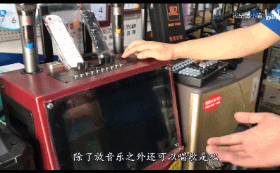 开机logo是JBZ?你开始怀疑美国那个JBL才是山寨的 图片来源:@我是黄小猫