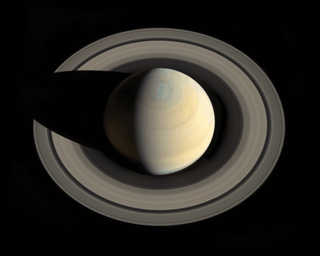 在土星磁场的作用下，土星环被土星吸引，形成冰粒灰尘雨。专家表示，土星环可能仅剩下1亿年的寿命。