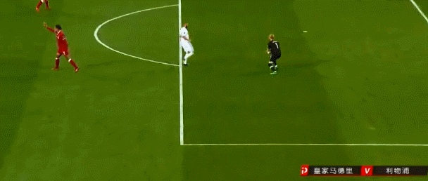 卡里乌斯在欧冠决赛的低级失误