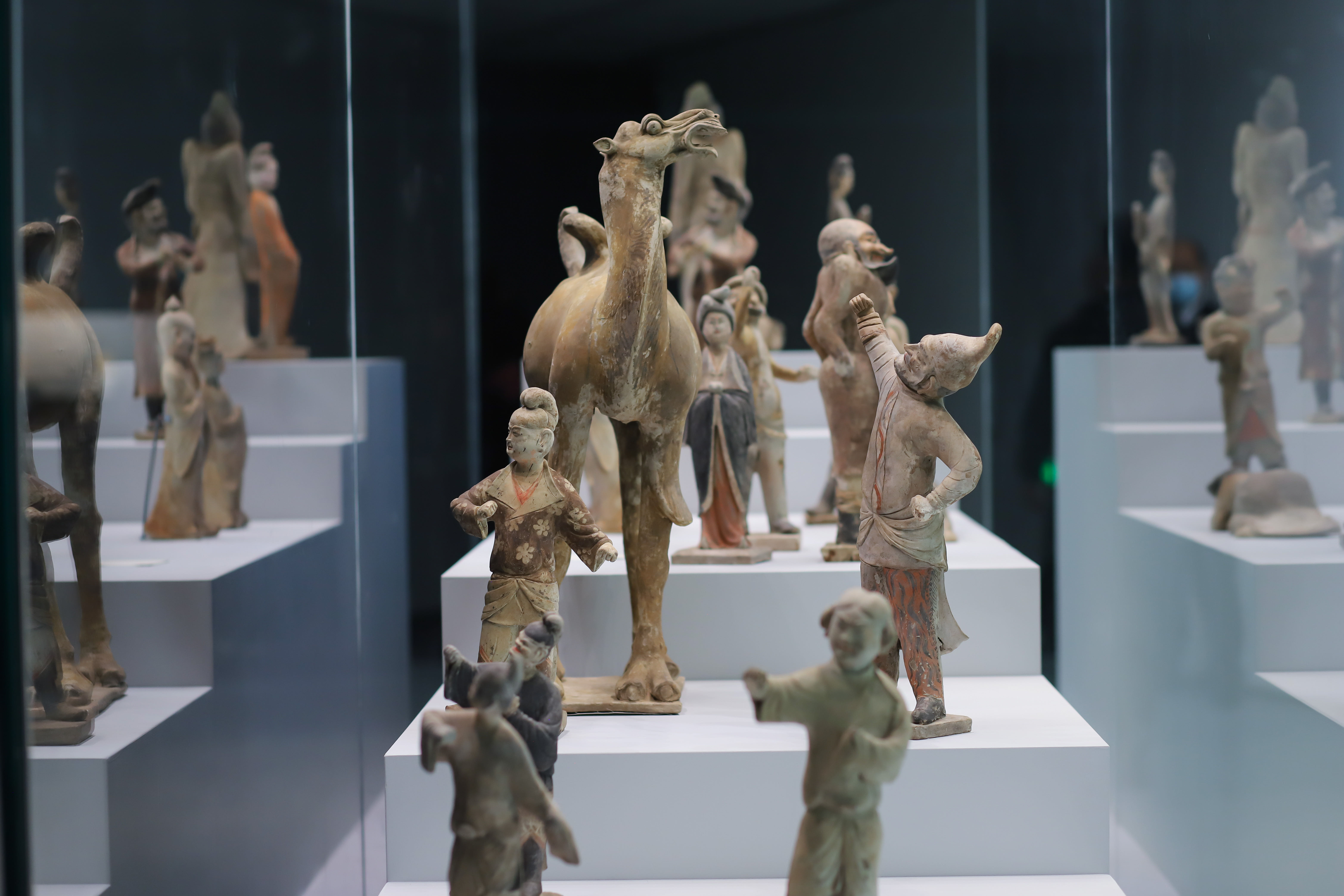 文明的融合“驼铃声响——丝绸之路艺术大展”展览部分作品