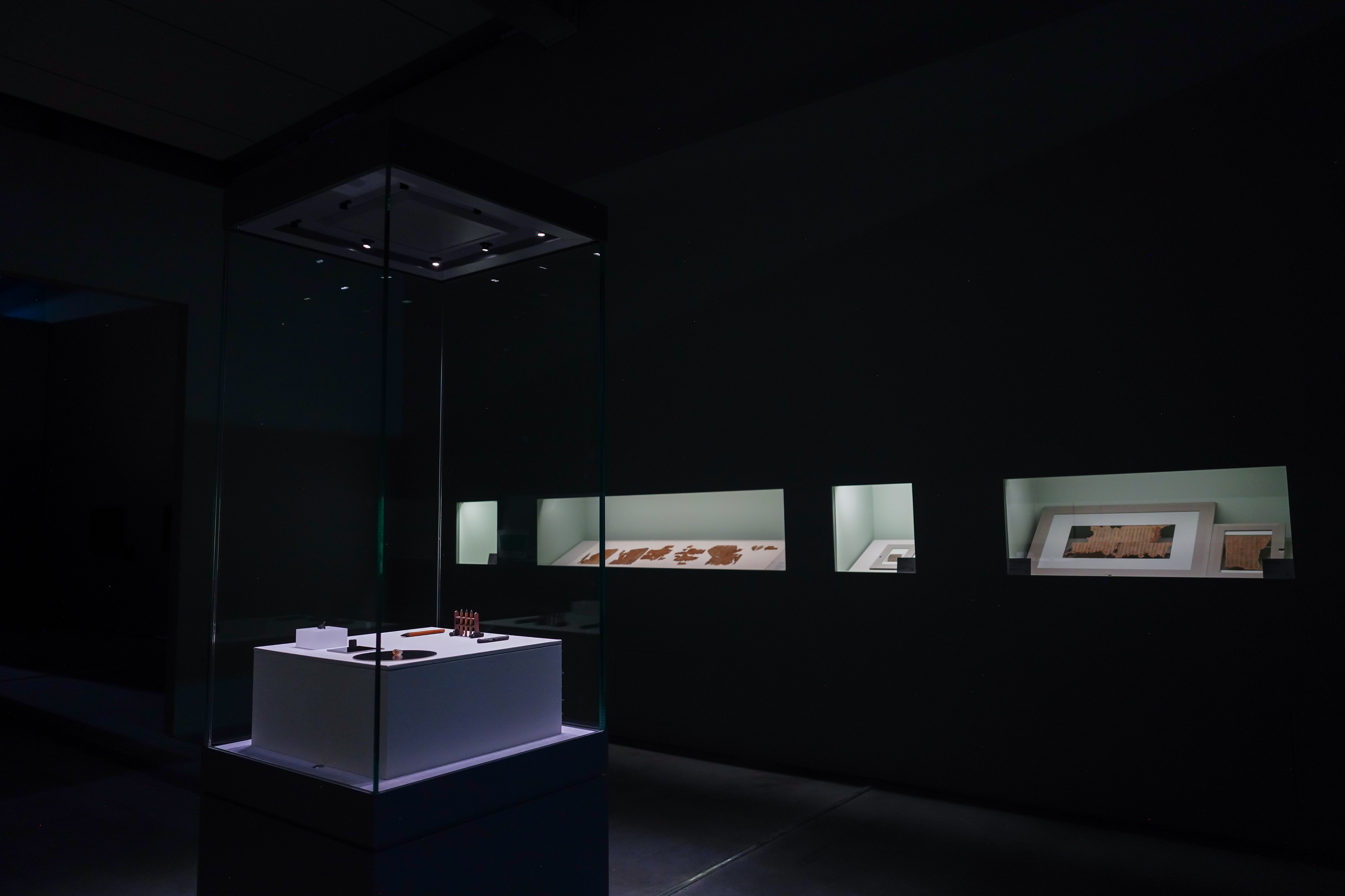 文明的融合“驼铃声响——丝绸之路艺术大展”展览现场