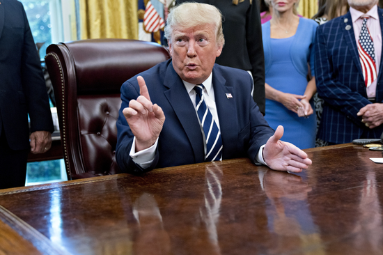 唐纳德·特朗普7月19日在白宫椭圆形办公室发表讲话。