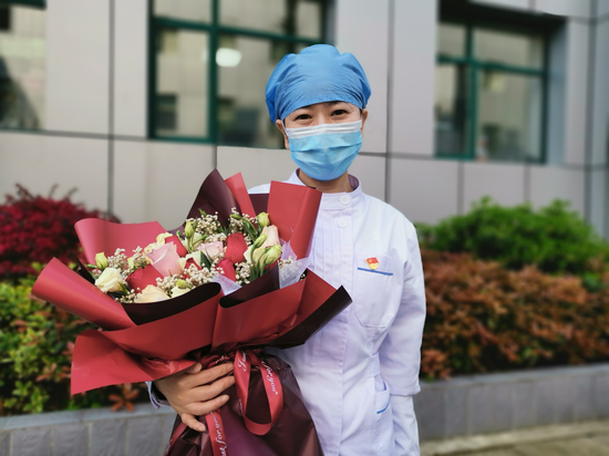 今天,你的笑脸最美 哈五院张波荣获"省抗击新冠肺炎疫情先进个人"称号