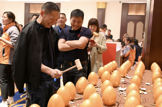 【开疆拓境·涂变共赢】金彩螺为中国"墙"而努力奋斗!_新浪湖南_新浪