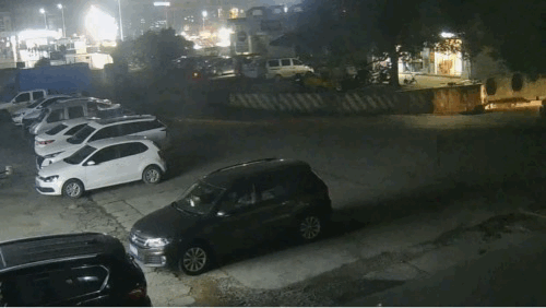 吉安：小车一路“火花带闪电”！酒后开起了“碰碰车”