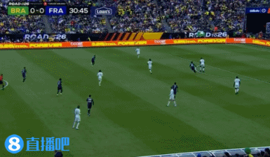友谊赛-十人法国2-1巴西 姆巴佩破门埃基蒂克建功于帕梅卡诺直红_乐游天下