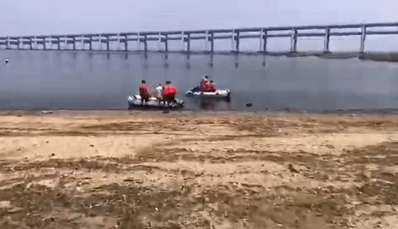 大连一家三口坠海 母亲和3岁孩子至今仍失联