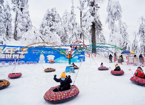 瓦屋山滑雪场位置图片