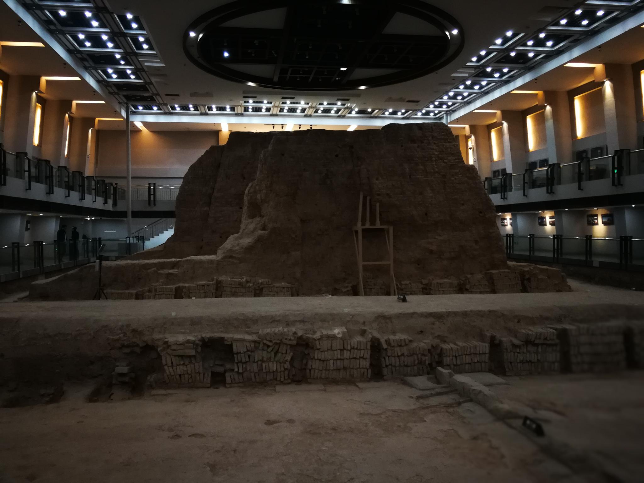 西安含光门城墙夯土遗址