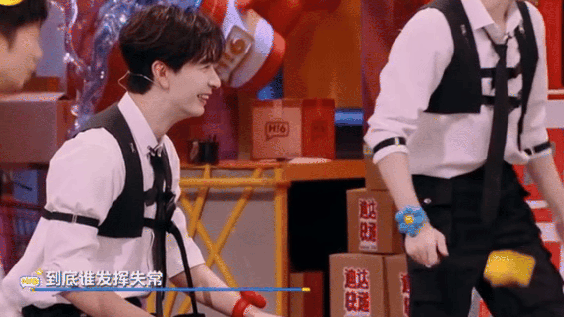 丁程鑫被疑卧底,何炅迪哥看法不一|丁程鑫|何炅_新浪新闻