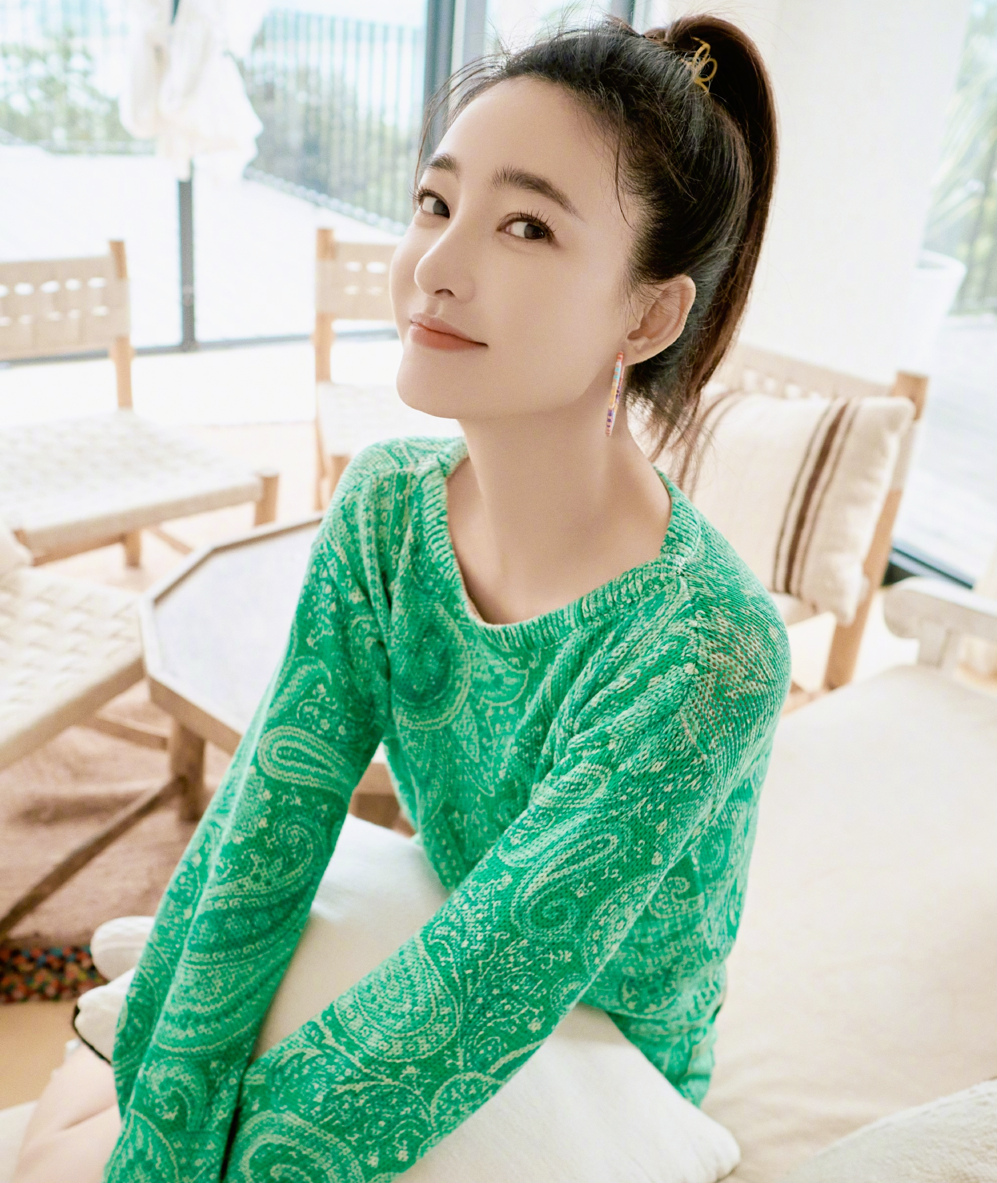 王丽坤身材苗条芳菲妩媚美艳动人