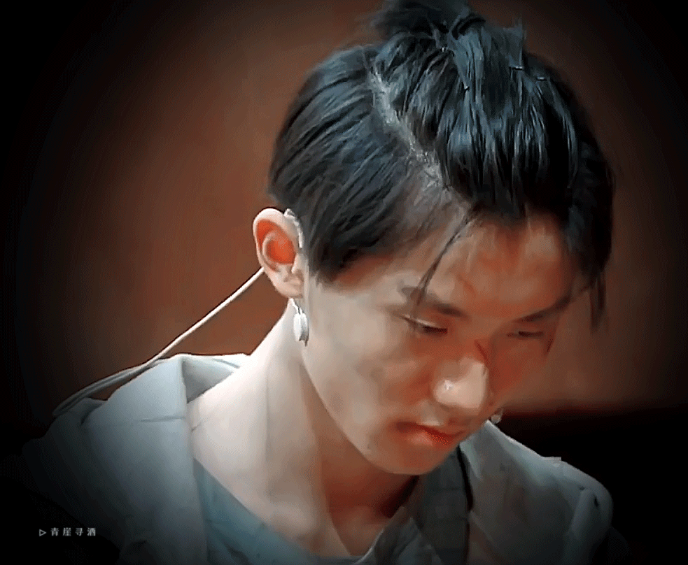 马嘉祺《少年的你》演绎的真好,眼里有光,眼神有戏,细腻又生动