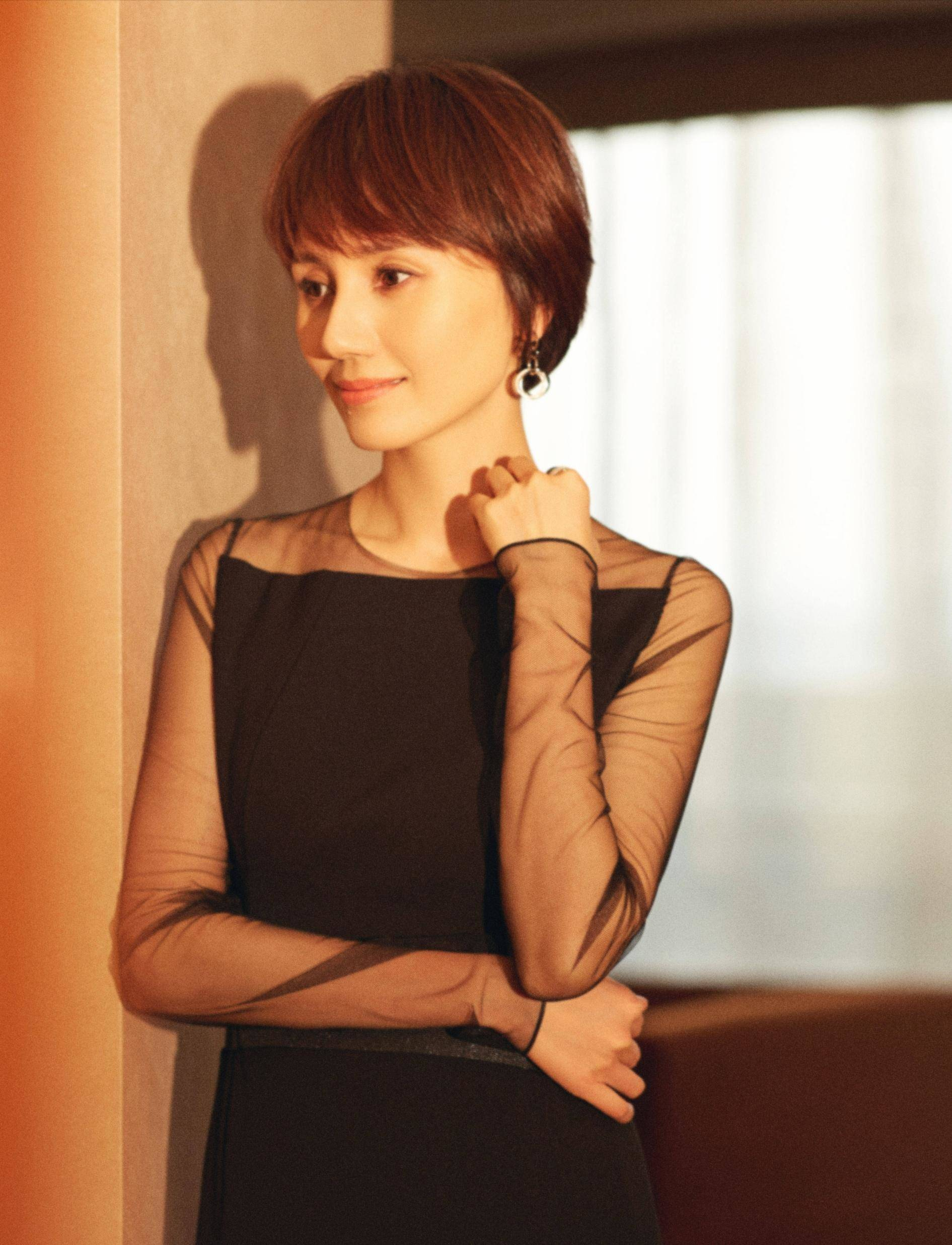 流金岁月中出镜不多却令人难忘的袁泉剧照的穿搭品牌全方位解析