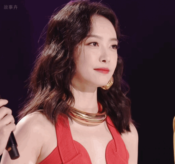 《创造营2020》总决赛造型,复古红裙气场强大,简直绝美|宋茜|创造营