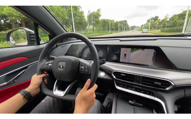 实测！行车时按一键启动、拉手刹、挂R挡都会有什么后果？