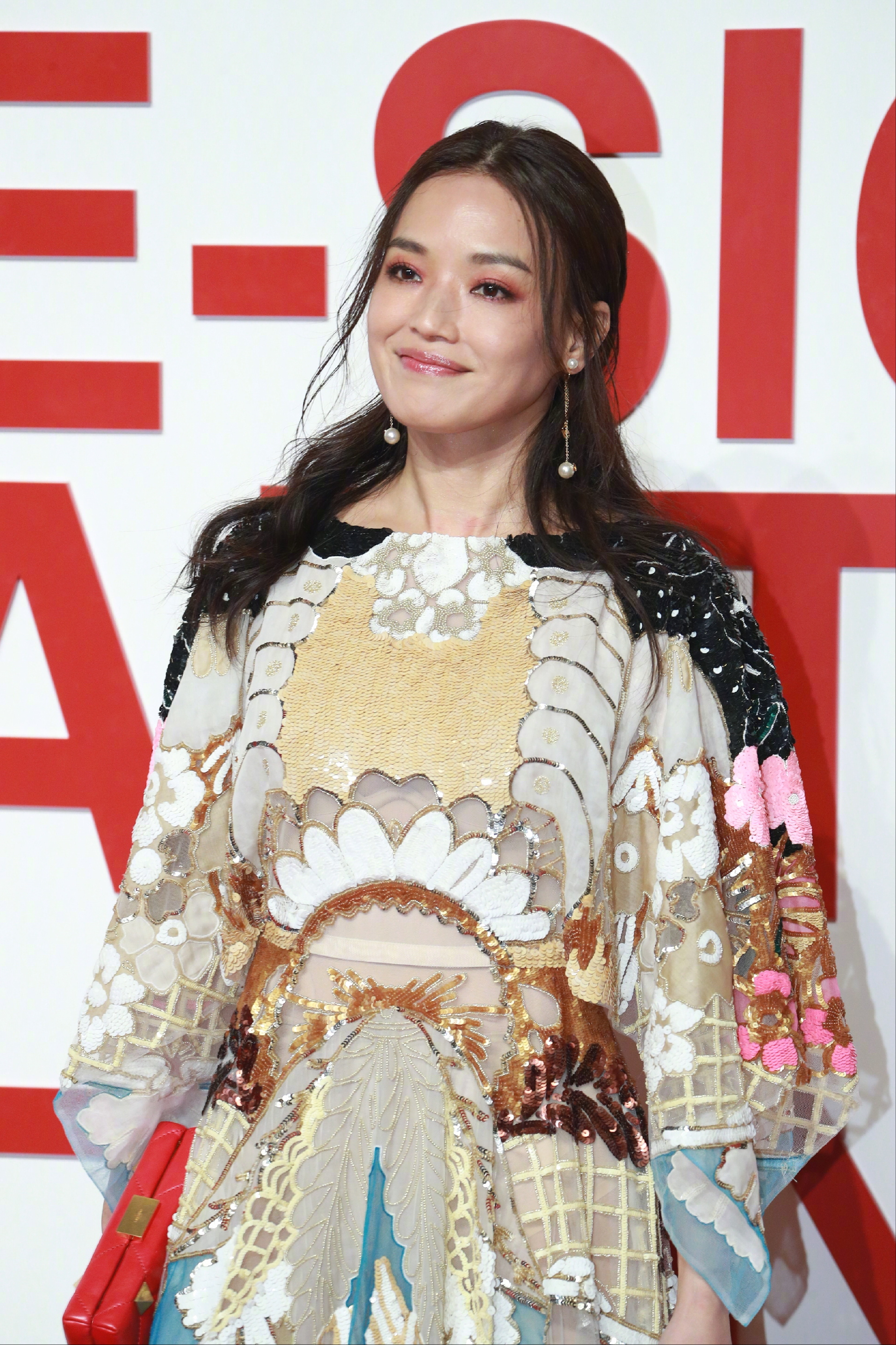 女明星红毯生图火啦!唐嫣显老气舒淇秦岚穿花裙好廉价全败给刘雯