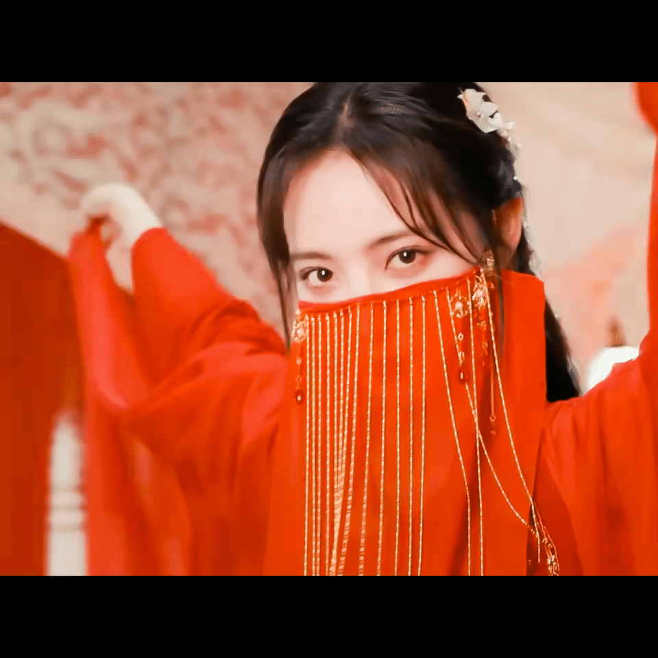 许佳琪红衣面纱古装造型娇艳欲滴明艳动人