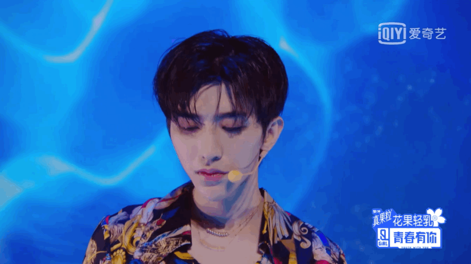 盘点蔡徐坤那些很a的瞬间 帅到你了吗?