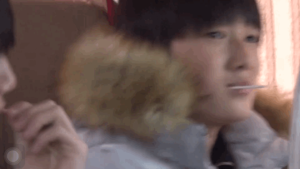 来看臭屁小孩宋亚轩!小宋老师太可爱了吧