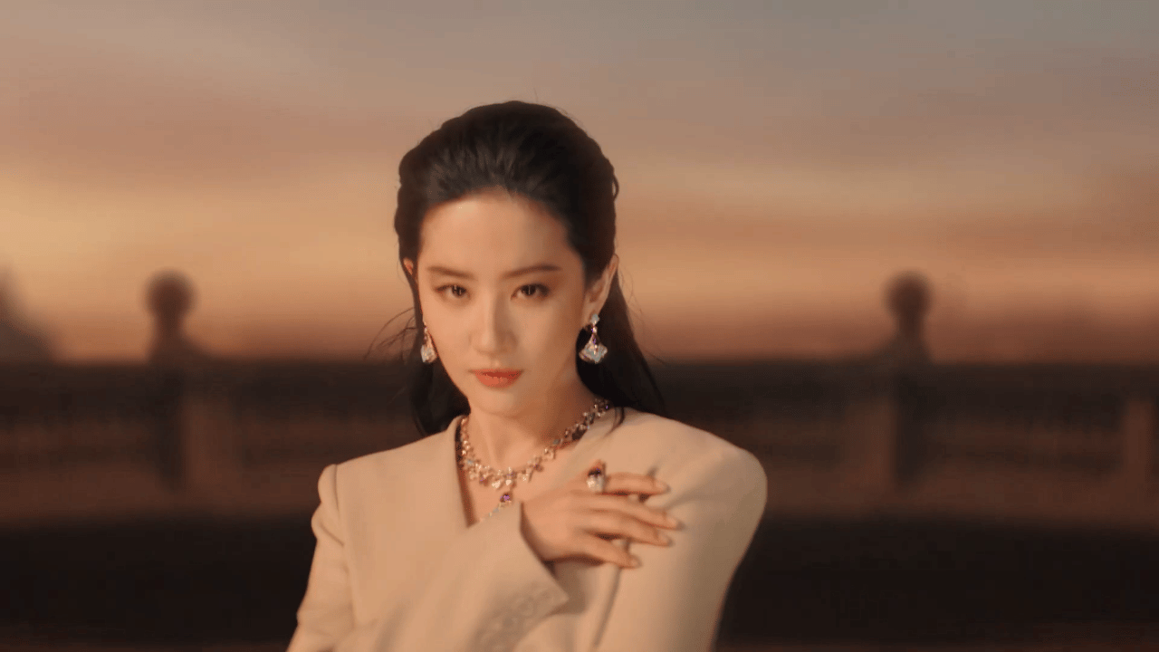 刘亦菲背头77深v西装造型好飒好有气场!有霸道女总裁那味了