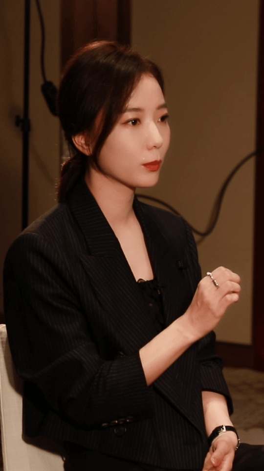 白玉兰群访环节王珞丹谈及流量艺人做演员的话题