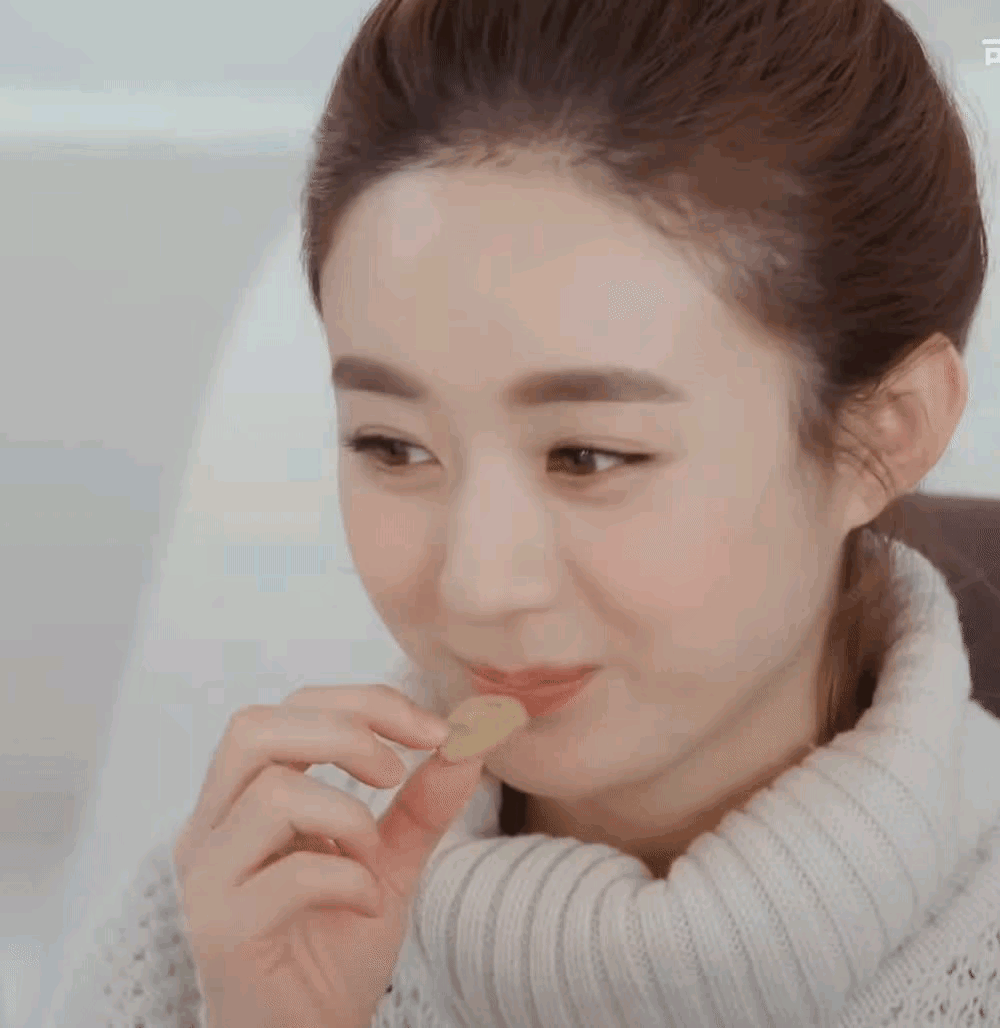 赵丽颖在杉杉来了里面的眉毛真的好浓密啊