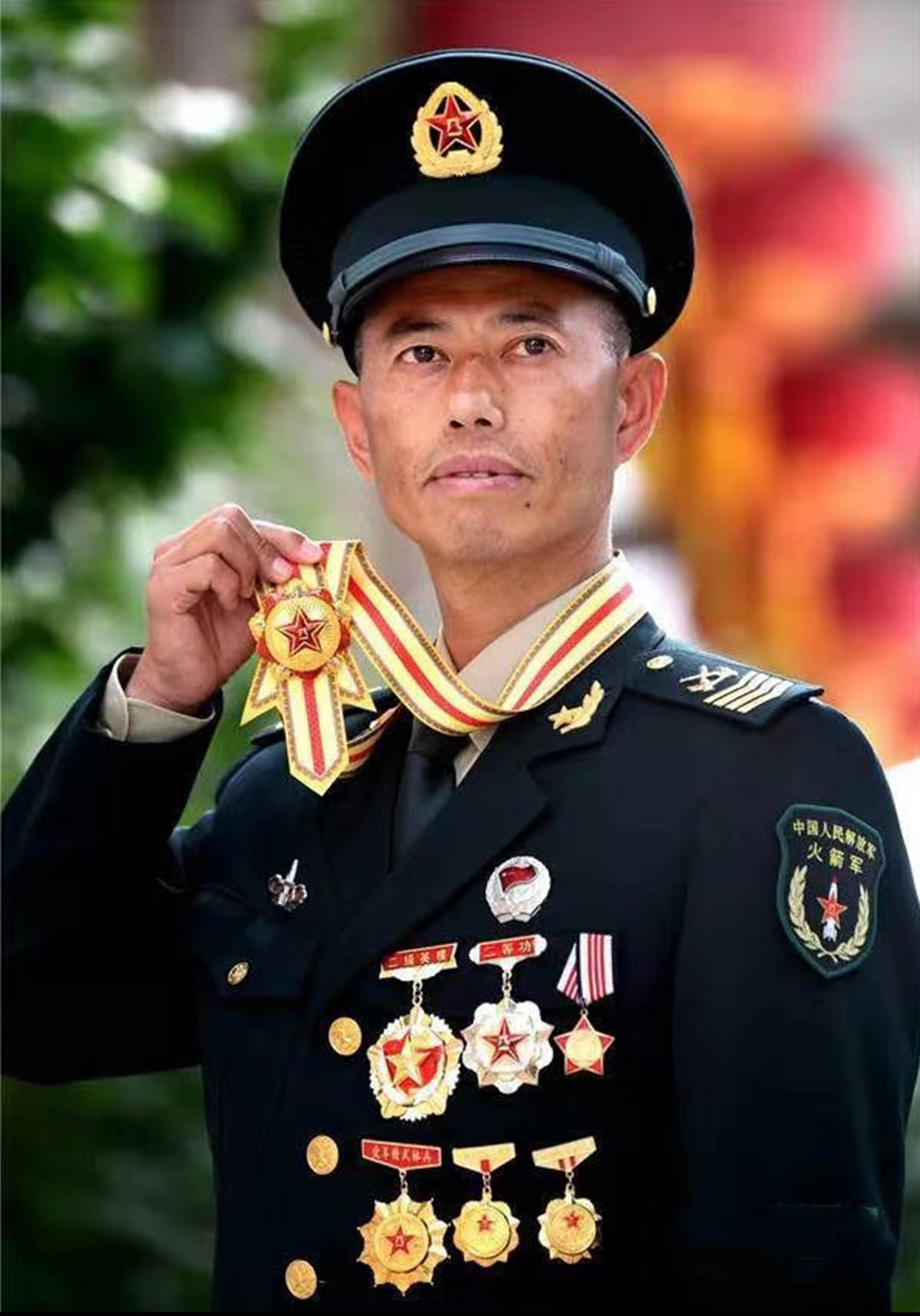 3位中国兵王有人拒绝百万年薪有人部队为他2次改士官编制