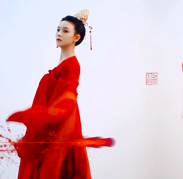 "岳绮罗"长大之后长啥样,岁月留下了她美丽的脸颊?