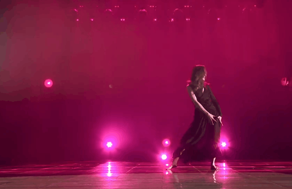 王鸥初舞台《十字街头》,热舞性感又惊艳! 真的太美了