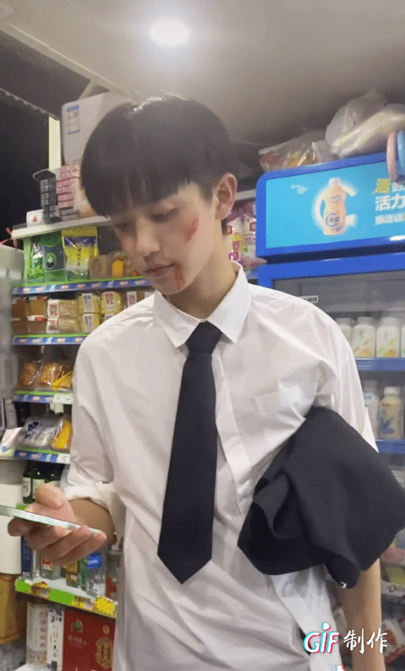 席鑫锐说到万圣节,就不得不提今年热度超高的这位医生鬼.