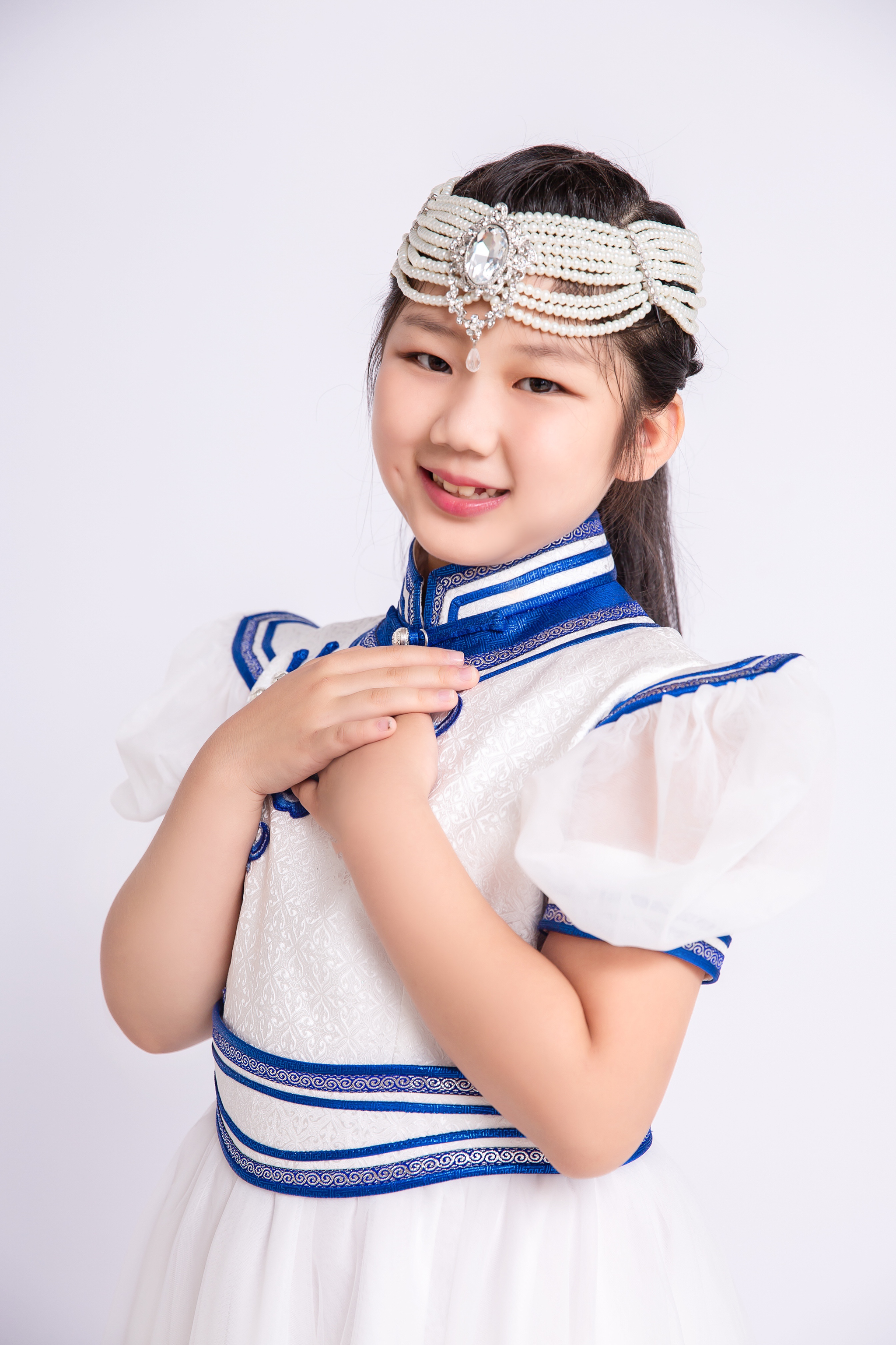 阿茹罕全新单曲上线 带你遨游《敖都的世界》|敖都的世界|内蒙古|单曲