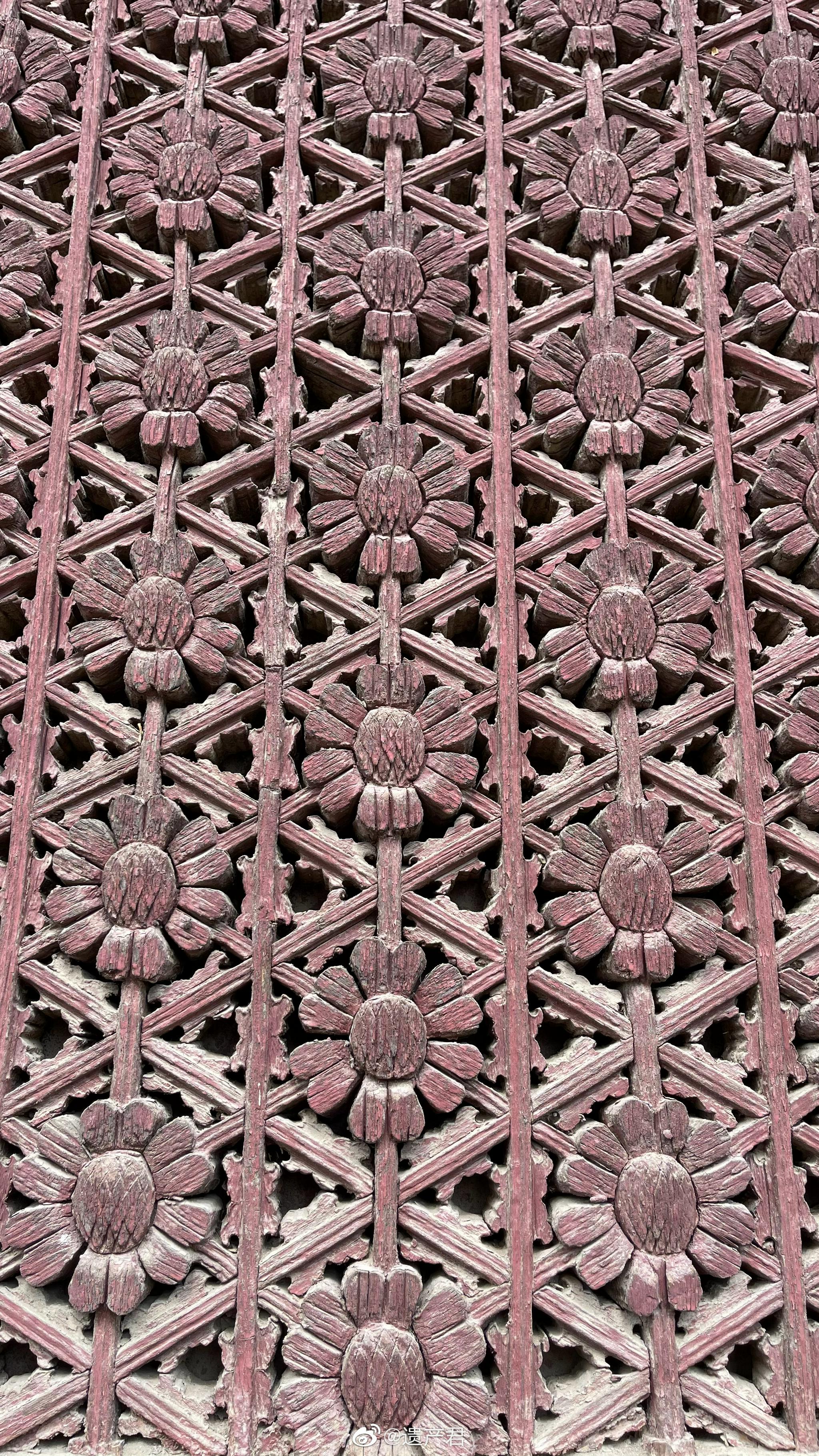 明代建筑门扇的木雕花纹