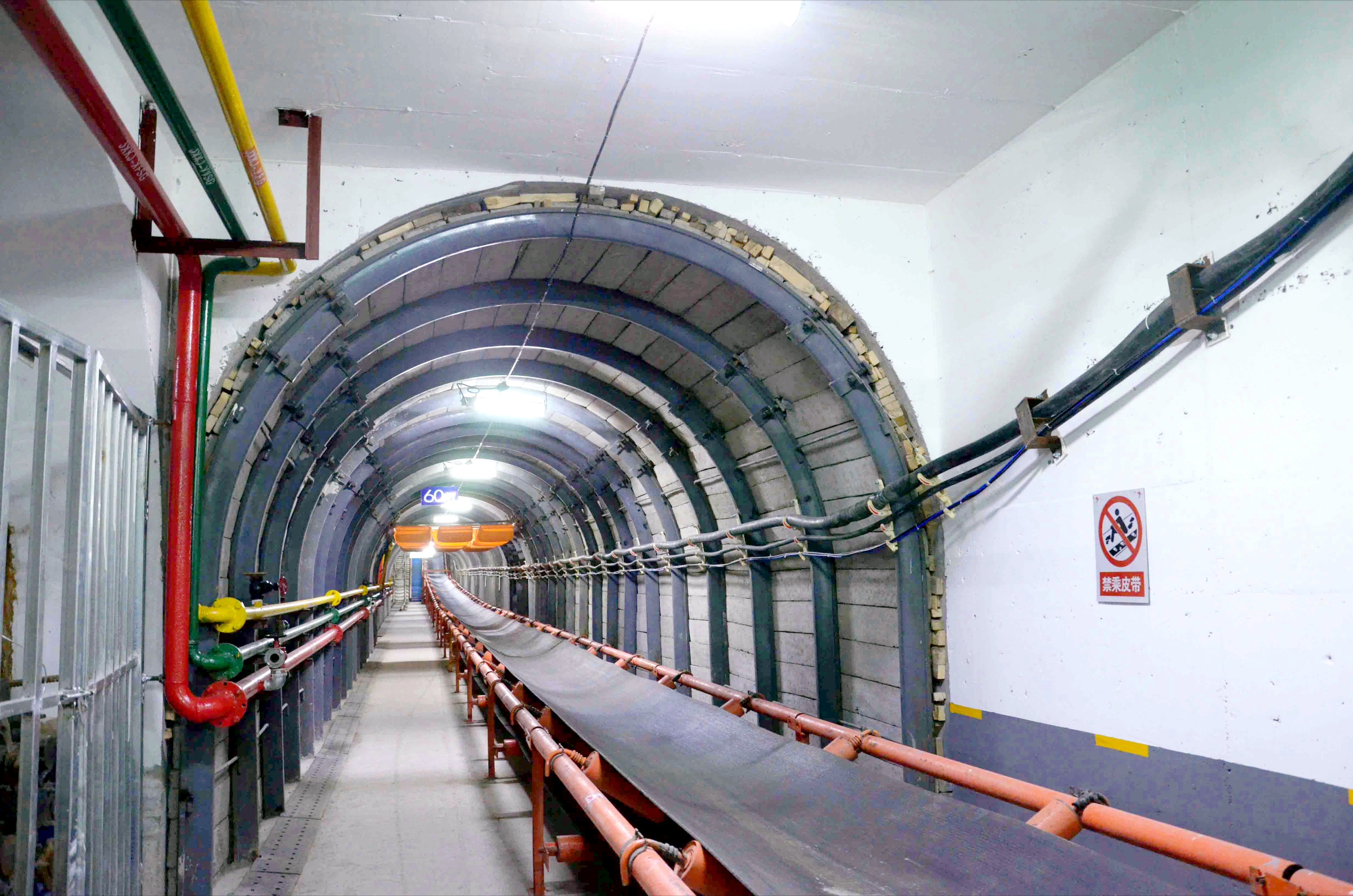 巷道,硐室,工作面,采煤机,液压支架,连采机,破碎机,移动变电站