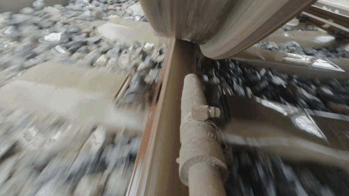 开火车为什么需要撒砂子?