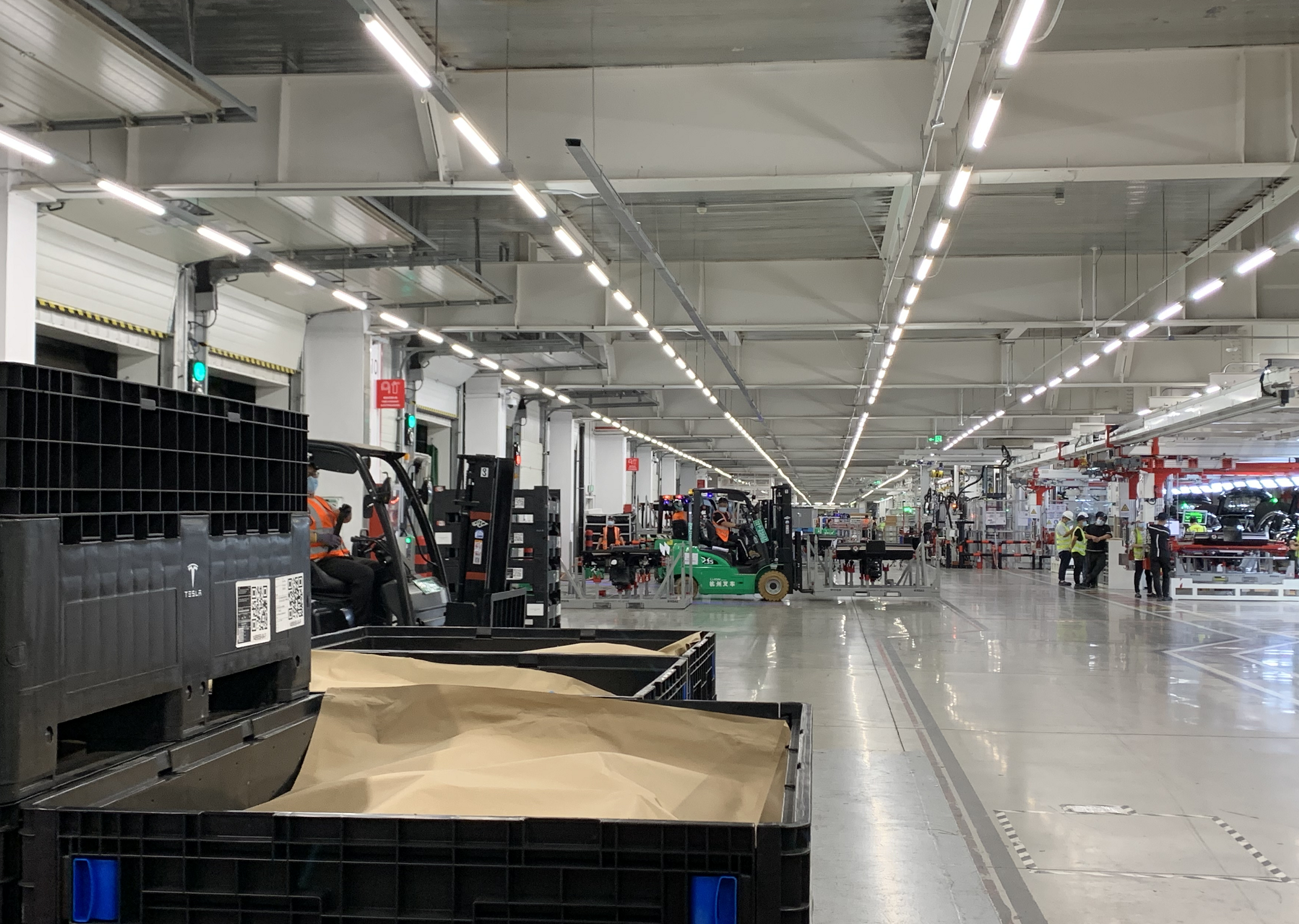 在特斯拉工厂我看到了什么